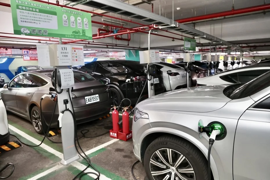 立院三讀通過！電動車貨物稅條例、使用牌照稅法免徵優惠再延長5年